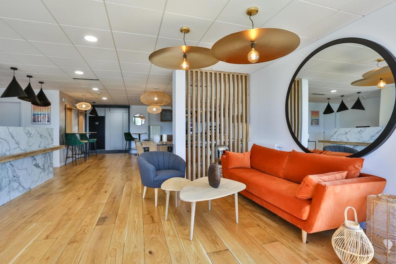 & Face A La Hotel Merville-Franceville-Plage